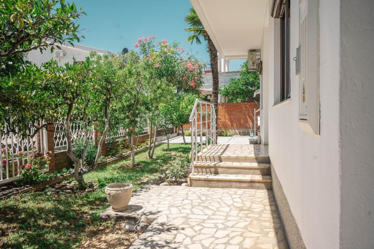 Vila Adriatik Ulcinj Buitenkant foto