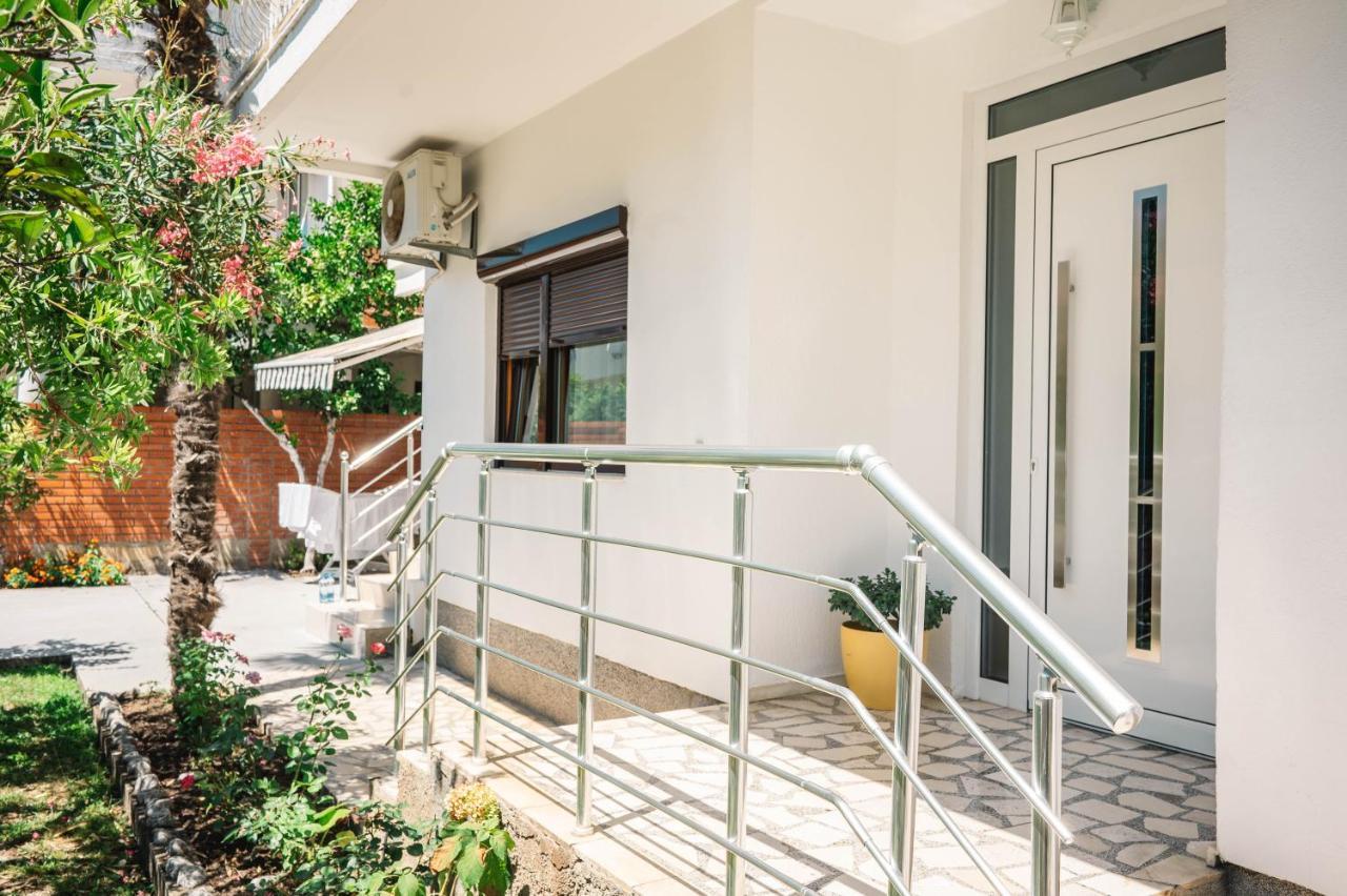 Vila Adriatik Ulcinj Buitenkant foto