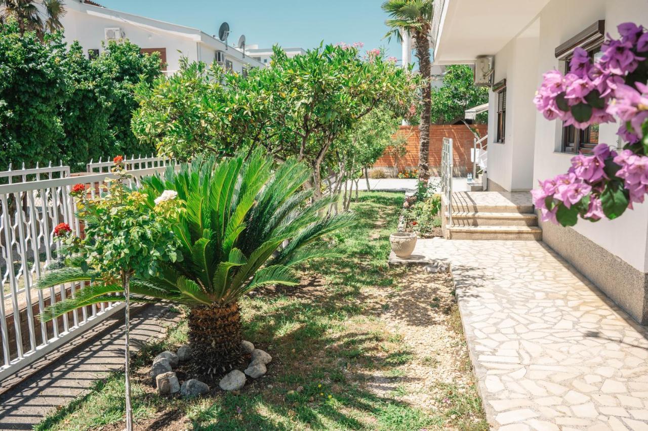Vila Adriatik Ulcinj Buitenkant foto