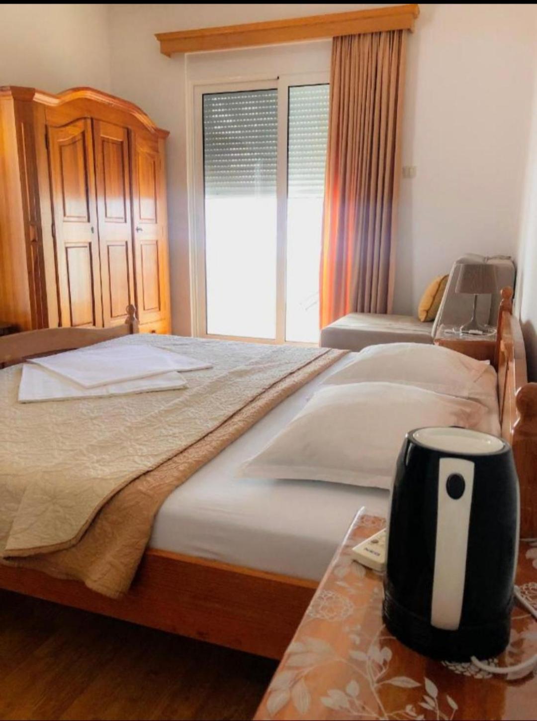 Vila Adriatik Ulcinj Buitenkant foto