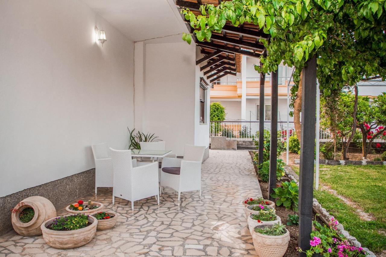 Vila Adriatik Ulcinj Buitenkant foto
