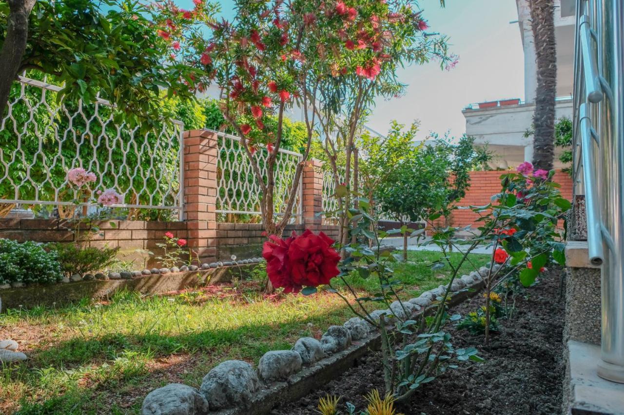 Vila Adriatik Ulcinj Buitenkant foto